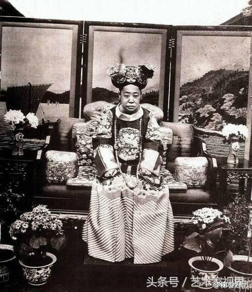 稗官野记：昔日如花似玉咋地成了疯子——末代皇后婉容的风雨人生