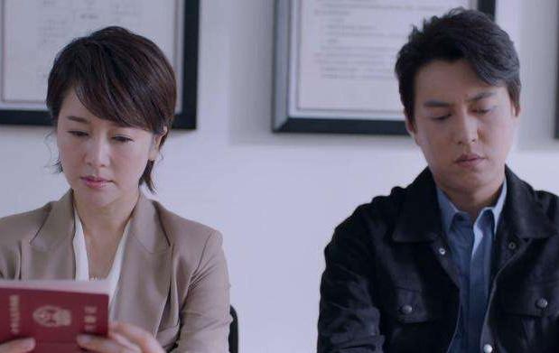 与靳东“离婚”，43岁的她风韵不输许晴、陈数