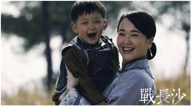 与靳东“离婚”，43岁的她风韵不输许晴、陈数