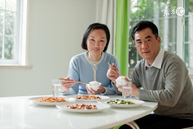 日坐夫星，能个嫁好老公的生肖