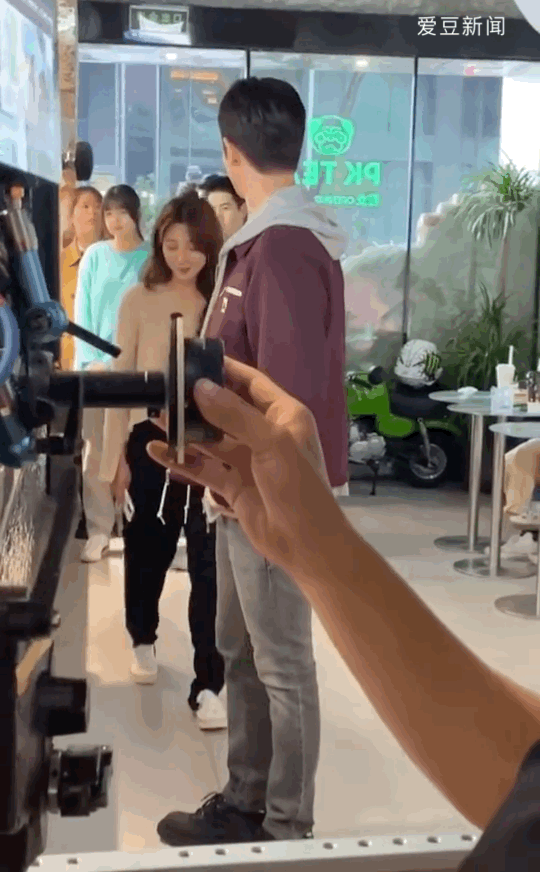 41岁的殷桃和46岁的梅婷