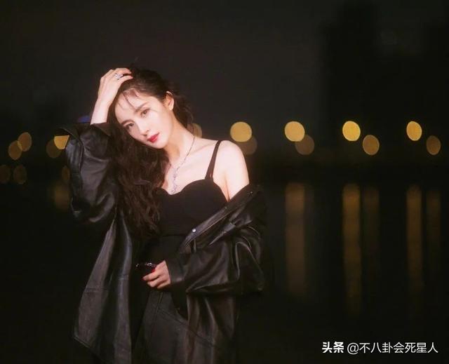 膝盖内弯、一瘸一拐、内八字，这些女星的走路姿势是在毁形象