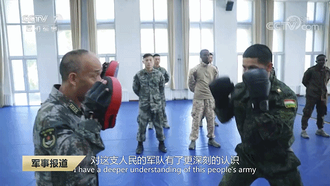 黑人士兵开中国战车？中国军校的外国军人，网上传说靠谱吗
