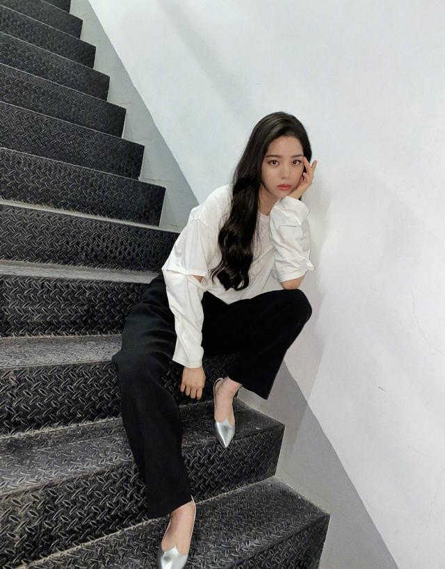 明星的理想型女友：肖战要性感王一博爱御姐，他却喜欢傻姑娘