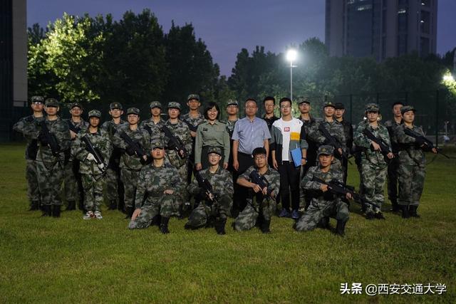 “交大蓝”中一抹绿——记西安交通大学强军先锋队