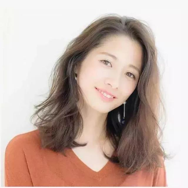 发量的多少，直接决定了你的发型，选择漂亮发型的几个因素！
