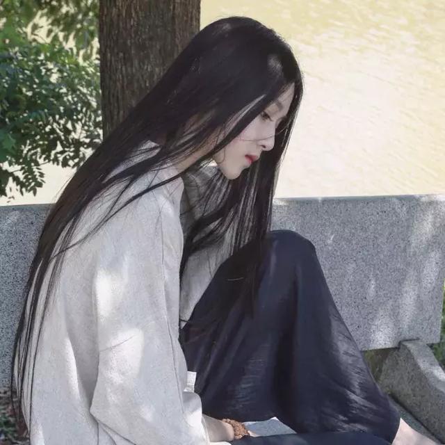 发量的多少，直接决定了你的发型，选择漂亮发型的几个因素！