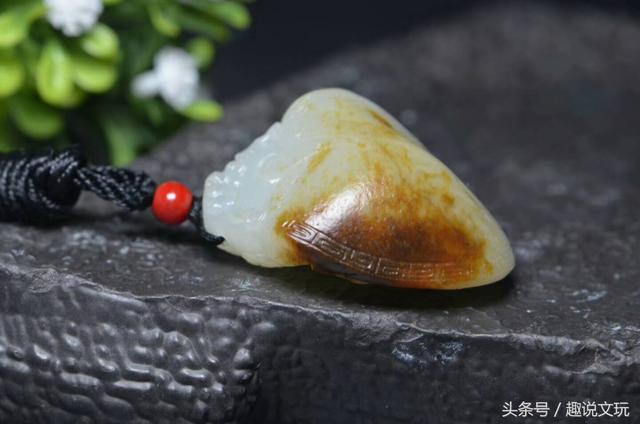 冬季佩戴和田玉比任何季节都要适合，您认同吗？