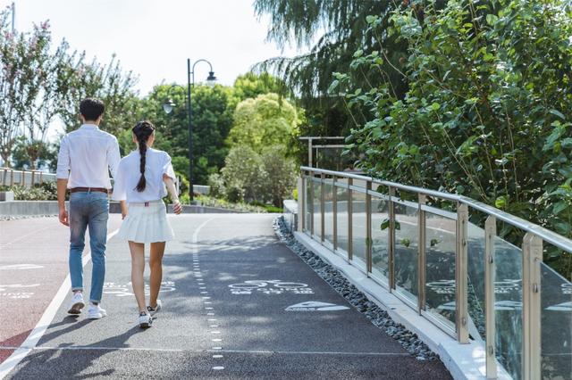 男人遇到真爱时，会有三种“冲动”，你爱的男人有吗？