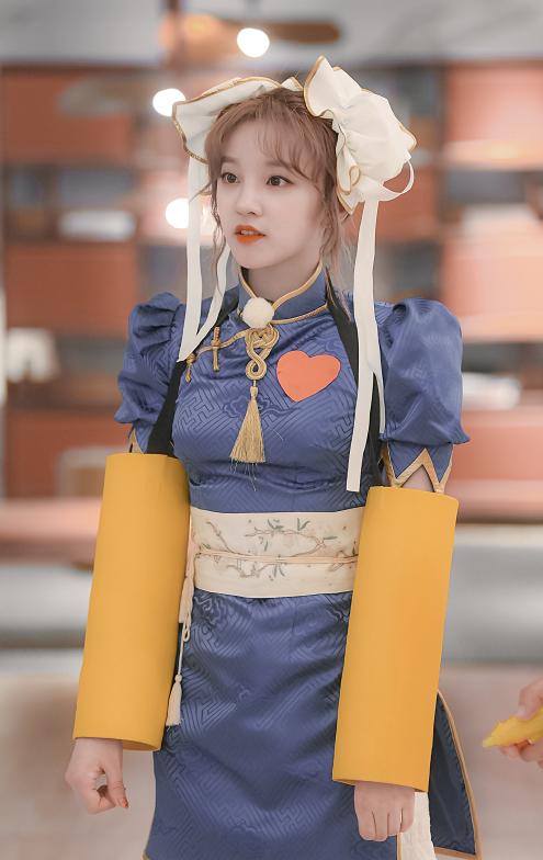 有一种“整容”叫宋雨琦卷发拉直，本以为很普通，没想到意外惊艳