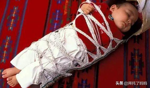宝宝腿部畸形，只因妈妈常做这个动作，这个错误很多父母没意识到
