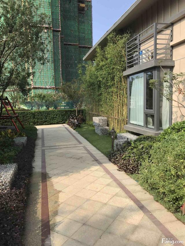请查收从岳阳经开区热门楼盘现场传来多张谍照（组图）