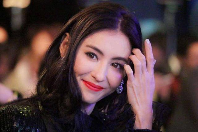 与张柏芝结婚离婚，与王菲分分合合，谢霆锋的婚恋观藏着2个真相
