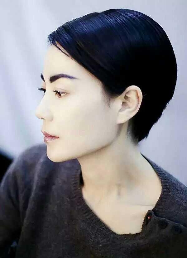 与张柏芝结婚离婚，与王菲分分合合，谢霆锋的婚恋观藏着2个真相