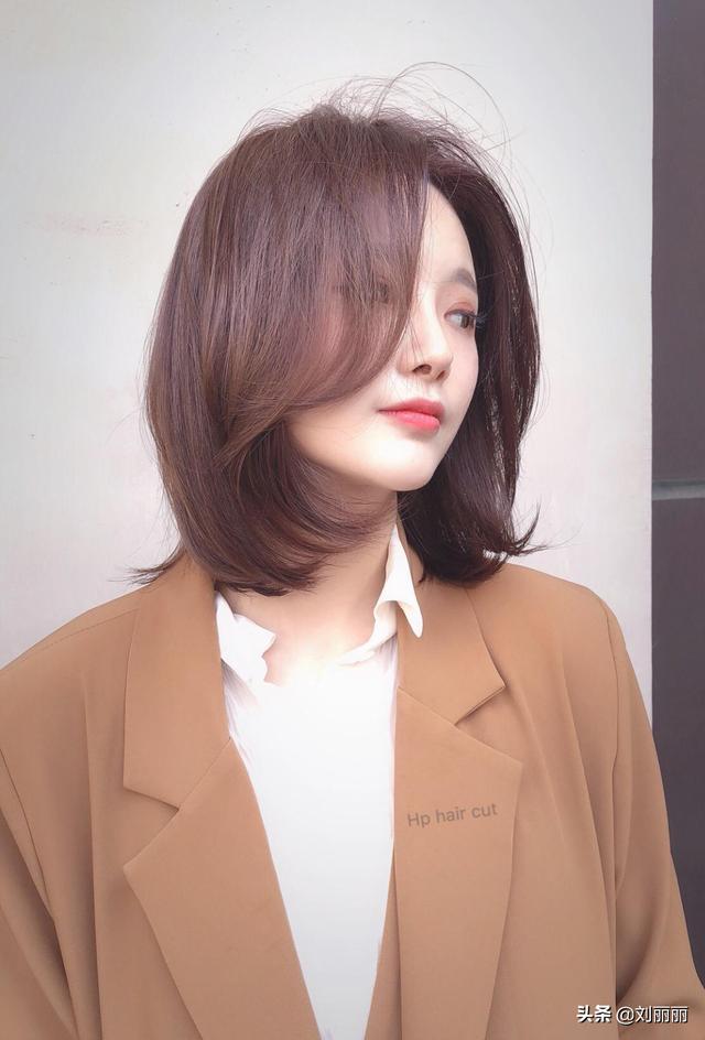 新时尚发型23款，无论长短都心动，让你美到心儿怦怦跳