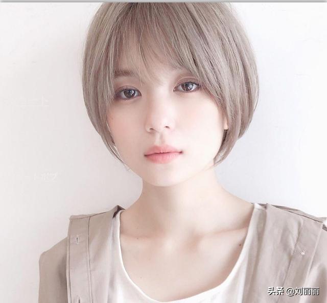新时尚发型23款，无论长短都心动，让你美到心儿怦怦跳
