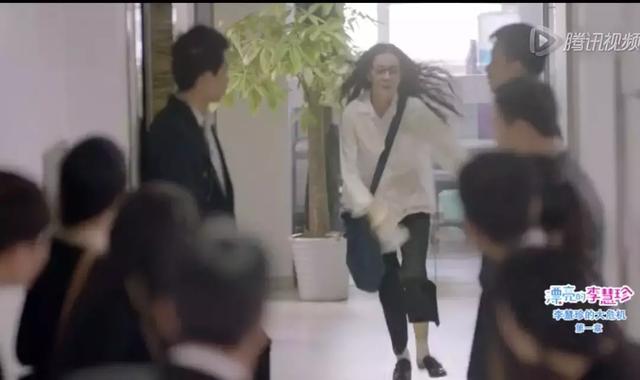 迪丽热巴摘视后，评的是金鹰还是水鸟？
