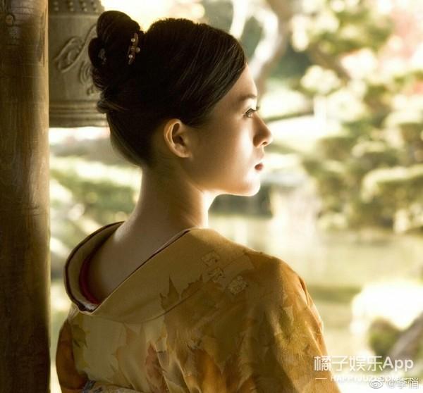 还记得《艺伎回忆录》的小千代吗？真是女大十八变啊