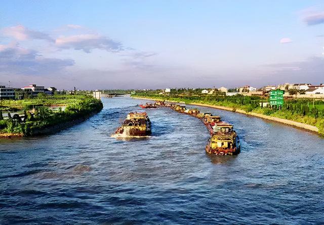 书册之上织美景