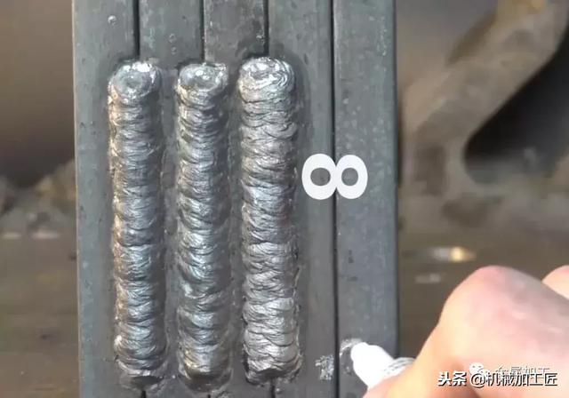 师傅展示4种焊接手法，不会就太不像话了！