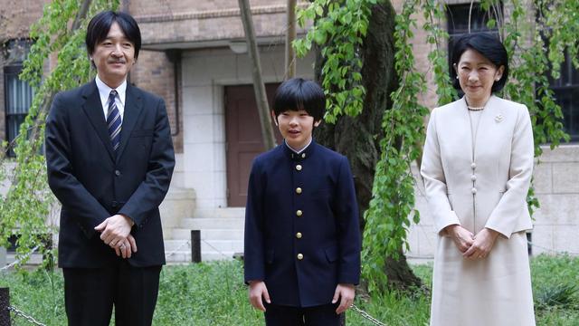 日本王室又曝丑闻！16岁未来天皇抄袭，民众怒：让爱子公主当天皇