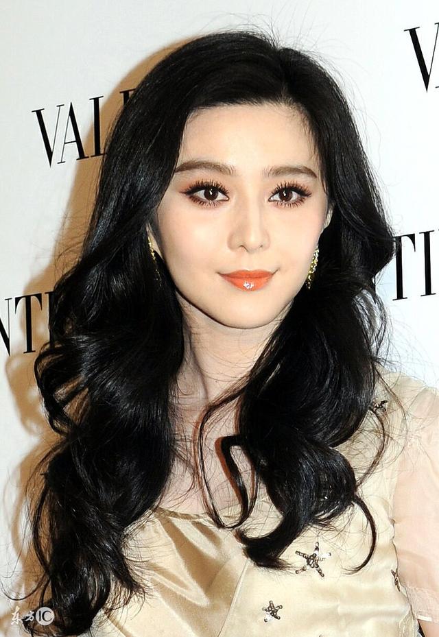 娱乐圈女明星八字解析（哪种情况下，女人会被人非议不被理解）
