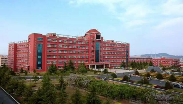 学生疑因严苛处分跳楼身亡 学校深夜通报